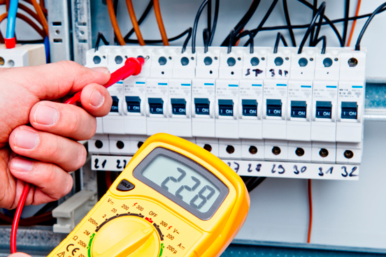 importancia del mantenimiento eléctrico comercial